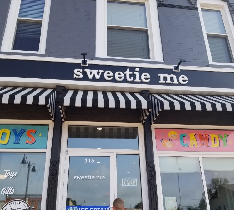 Sweetie Me Candy & Gift Shop (Lena,&nbspIL)